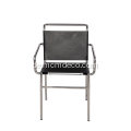 Schwarzes Eileen Gray Roquebrune Chair in modernem Design